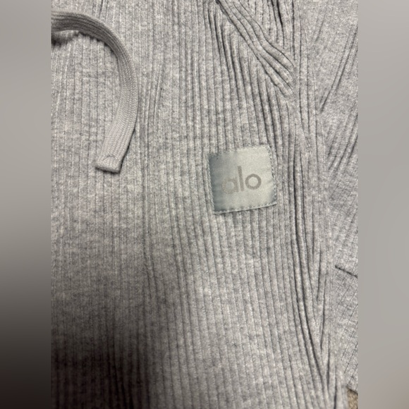 ALO Yoga Muse MATCHING SET - Picture 6 of 12